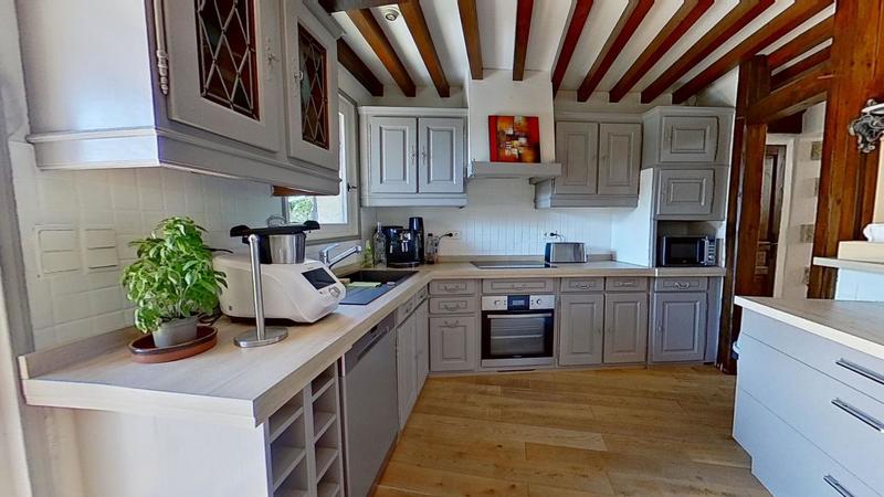 Maison - 327 m² - 8 pièces