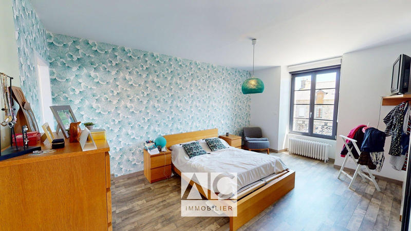 Maison - 225 m² - 11 pièces