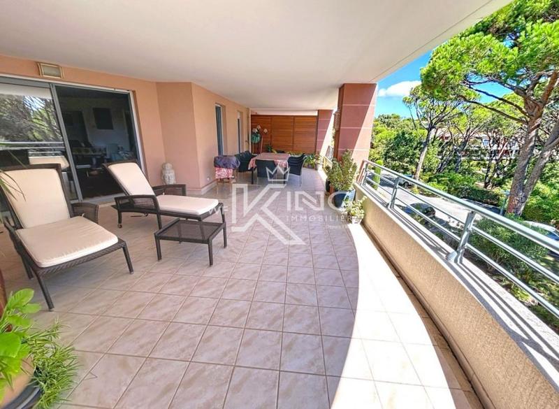 Appartement - 90 m² - 3 pièces