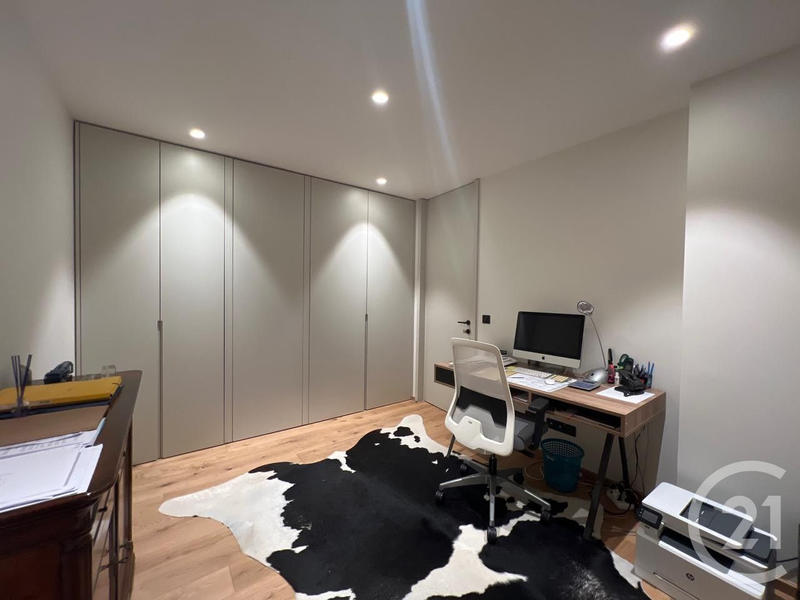 Maison - 202 m² - 5 pièces