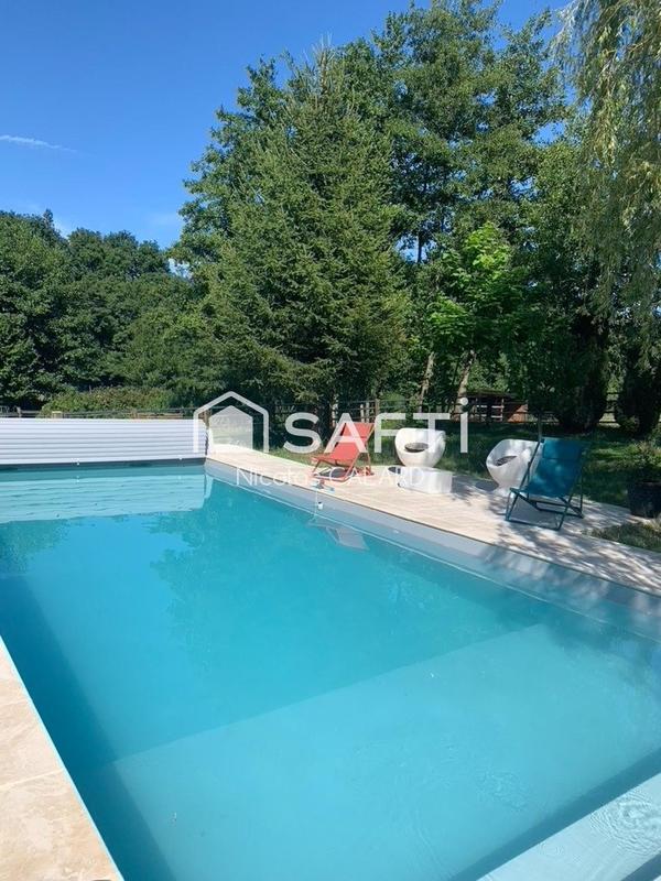 Maison - 164 m² - 8 pièces