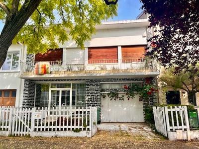 Maison - 160 m² - 4 pièces