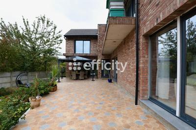 Maison - 220 m² - 7 pièces