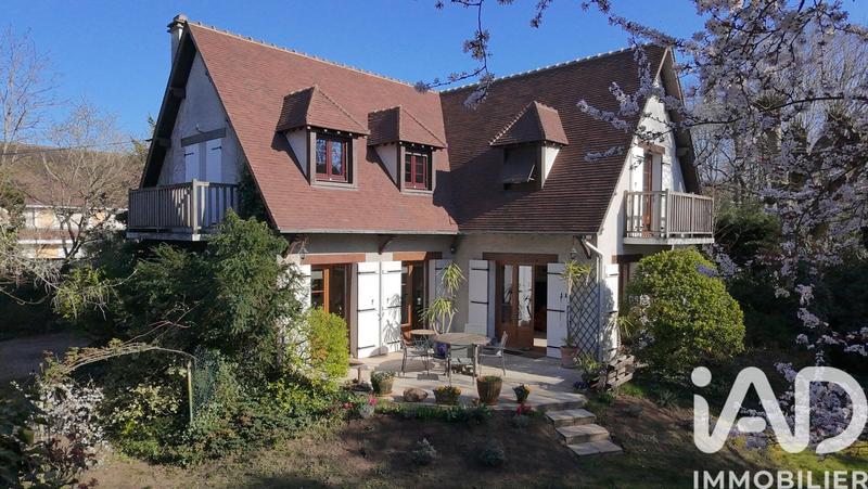 Maison - 189 m² - 8 pièces