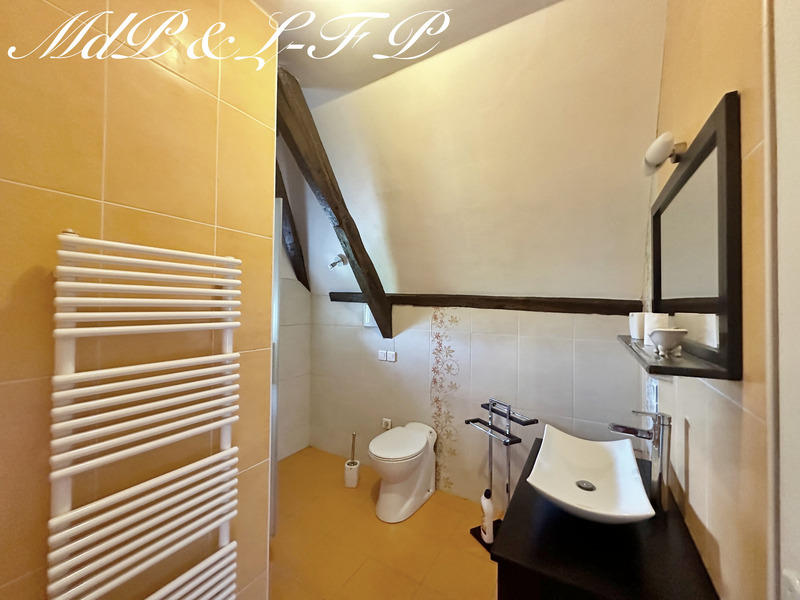 Maison - 345 m² - 8 pièces