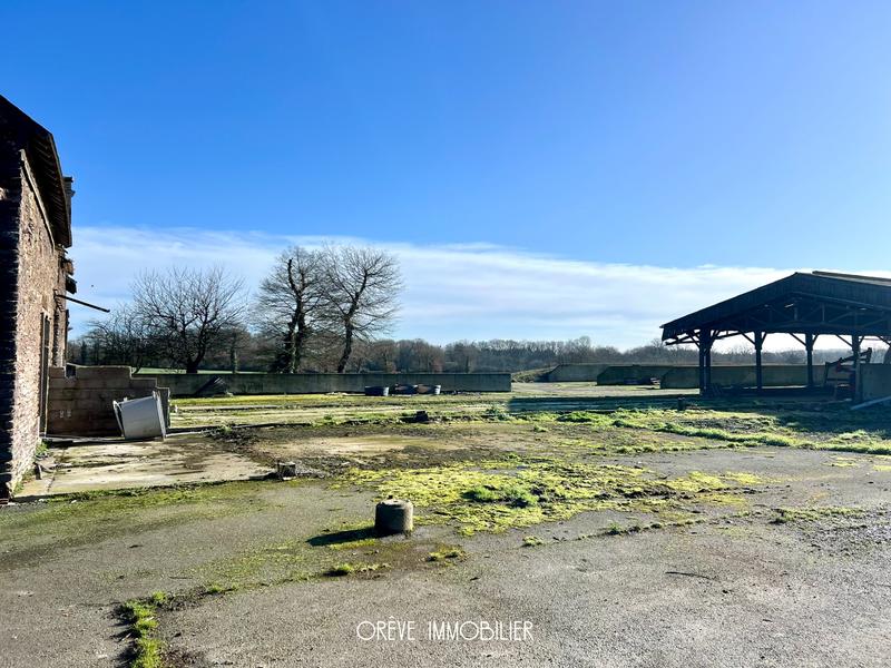 Maison - 200 m² - 2 pièces