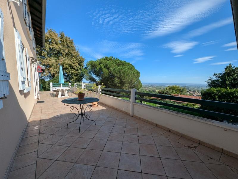 Maison - 161 m² - 6 pièces