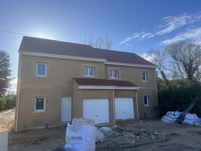 Maison - 90 m² - 5 pièces