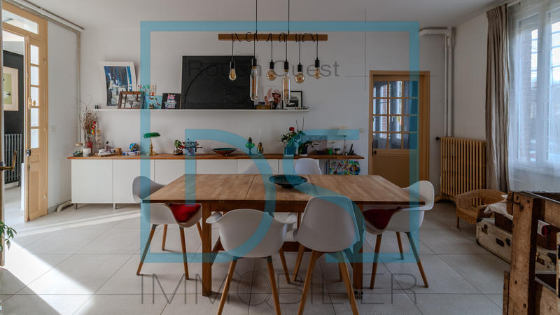 Maison - 180 m² - 9 pièces