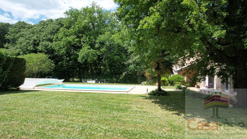 Maison - 150 m² - 11 pièces