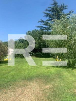 Propriété - 305 m² - 4 pièces