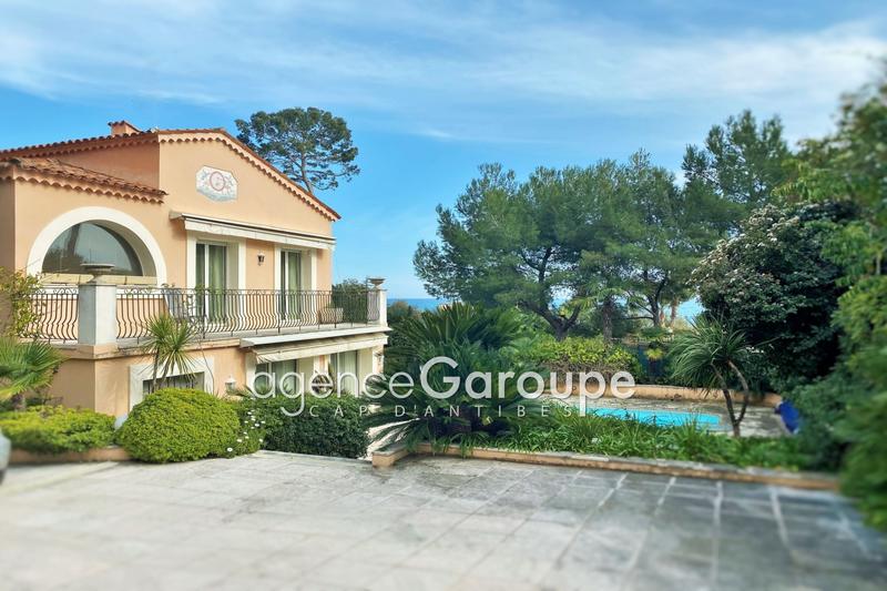 Villa - 234 m² - 4 pièces
