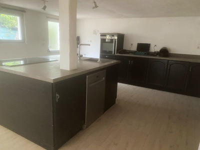 Maison - 170 m² - 9 pièces