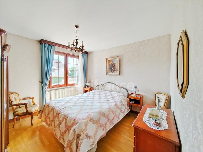 Maison - 280 m² - 10 pièces