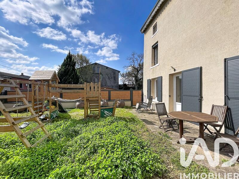 Maison - 165 m² - 8 pièces