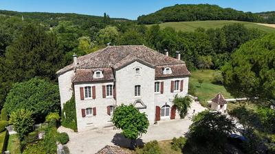 Maison de maîtres - 639 m² - 18 pièces
