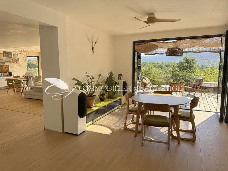 Villa - 200 m² - 5 pièces