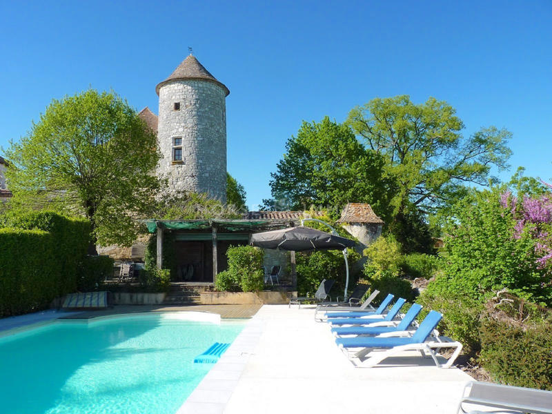 Château - 340 m² - 13 pièces