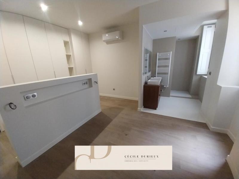 Appartement - 160 m² - 4 pièces