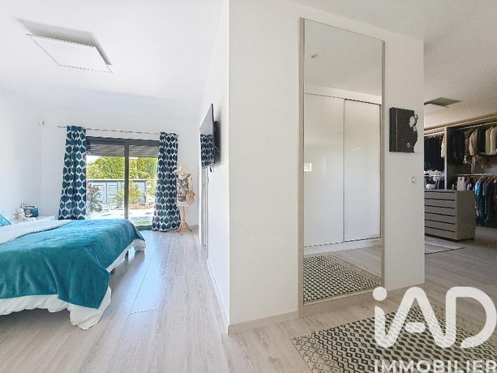 Maison - 259 m² - 5 pièces