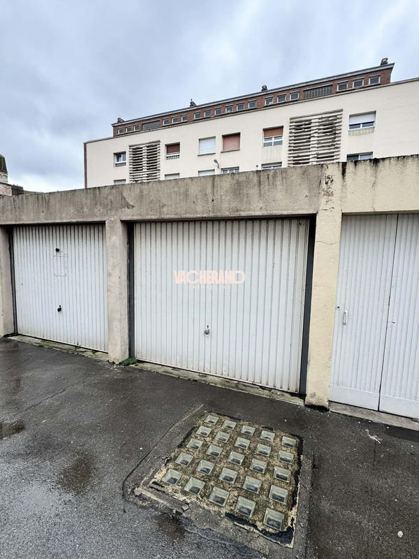 Parking / Garage - 12 m²