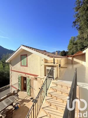 Maison - 123 m² - 6 pièces