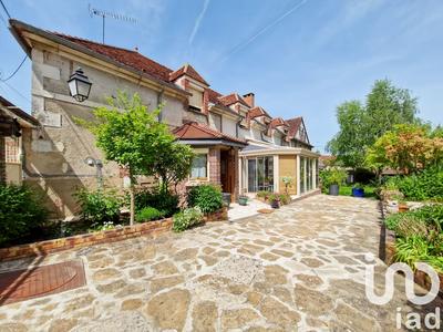 Maison - 211 m² - 8 pièces