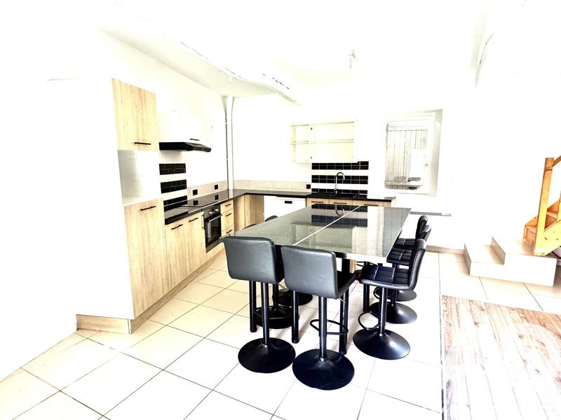 Maison - 93 m² - 4 pièces