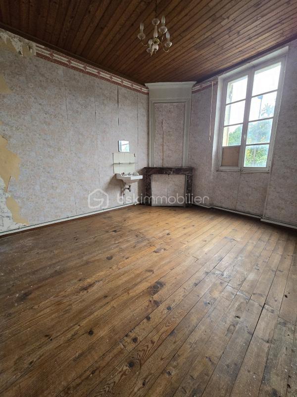 Maison - 400 m² - 6 pièces