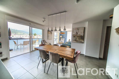 Appartement - 77 m² - 3 pièces