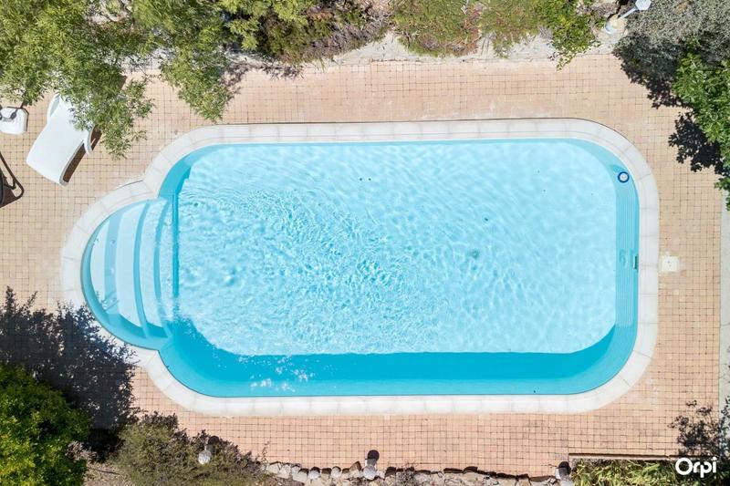 Maison - 246 m² - 7 pièces