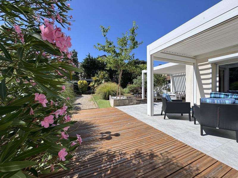 Maison - 172 m² - 8 pièces