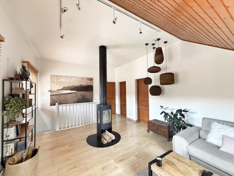 Maison - 211 m² - 7 pièces