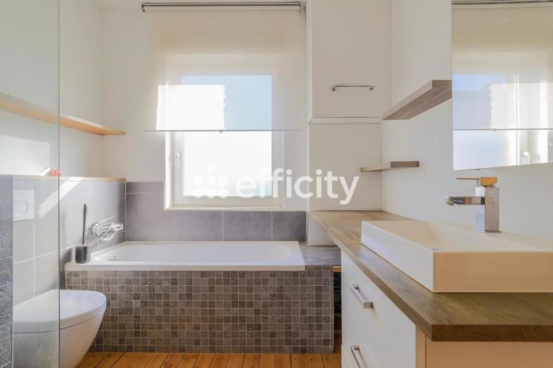 Maison - 105 m² - 5 pièces