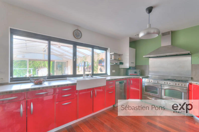 Maison - 177 m² - 7 pièces