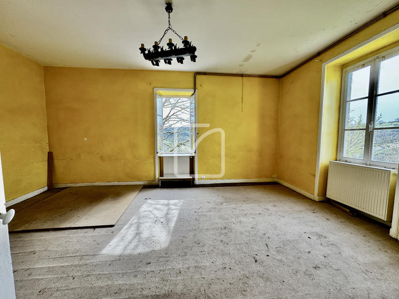 Maison - 128 m² - 9 pièces