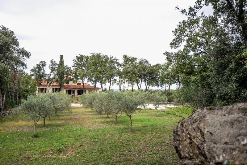 Maison traditionnelle - 183 m² - 9 pièces