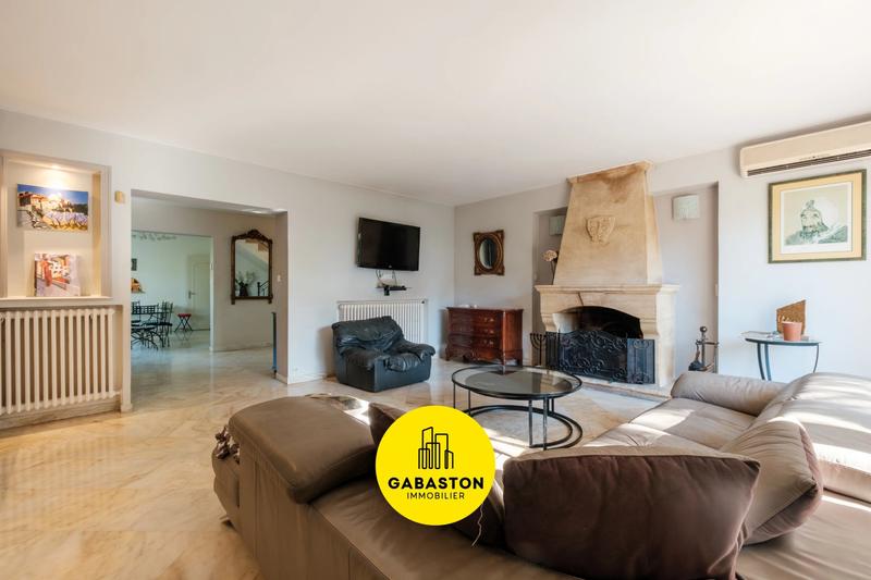 Maison - 255 m² - 6 pièces