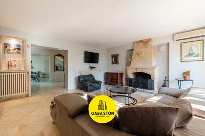 Maison - 255 m² - 6 pièces