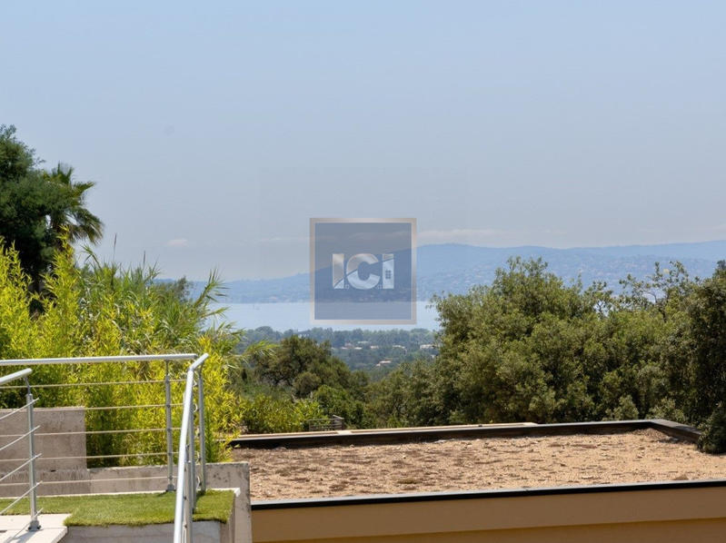 Villa - 220 m² - 6 pièces