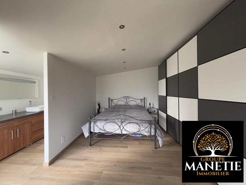 Maison - 226 m² - 8 pièces