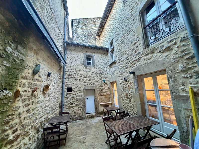 Maison de village - 195 m² - 9 pièces