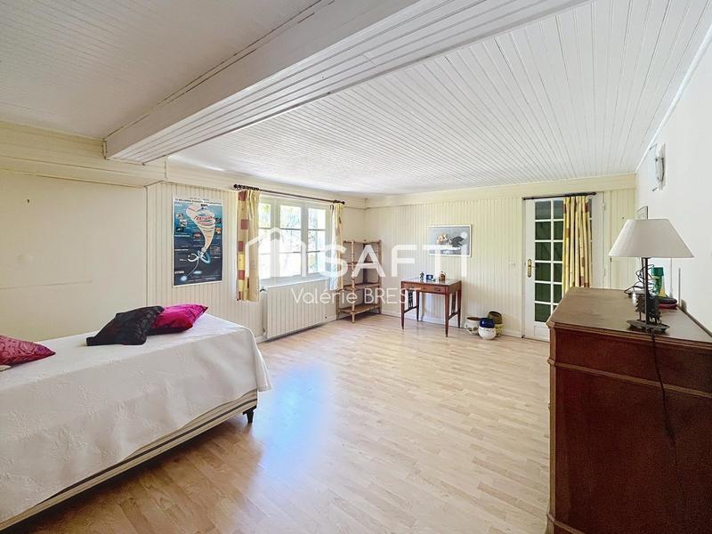 Maison - 220 m² - 9 pièces