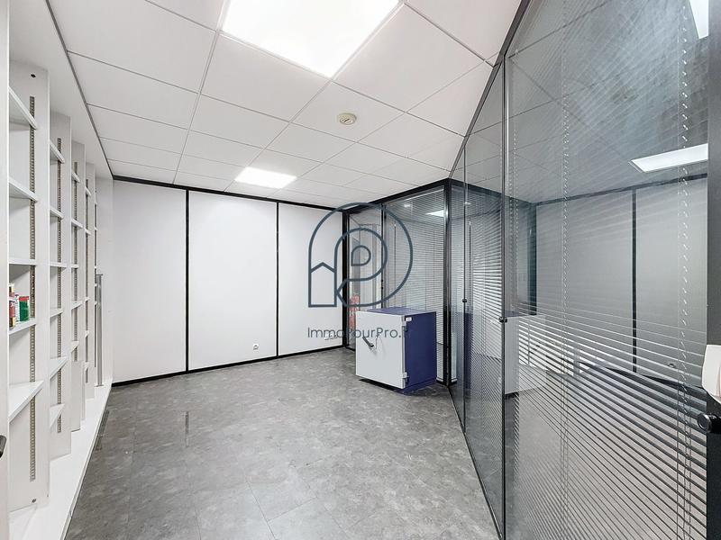 Bureau - 238 m²