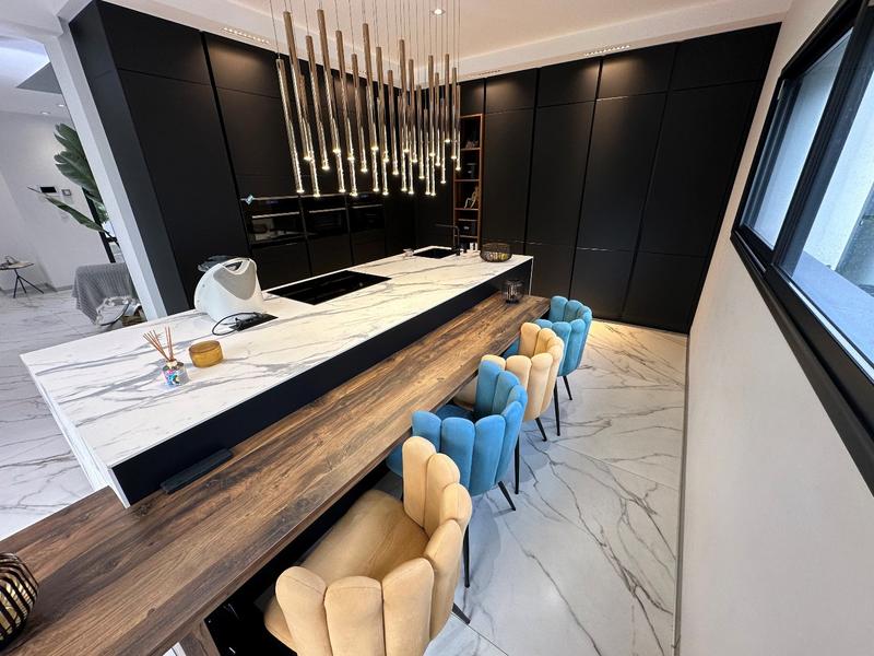 Villa - 262 m² - 6 pièces