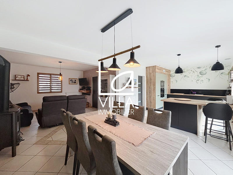 Maison traditionnelle - 117 m² - 6 pièces