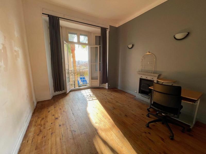 Appartement - 100 m² - 4 pièces
