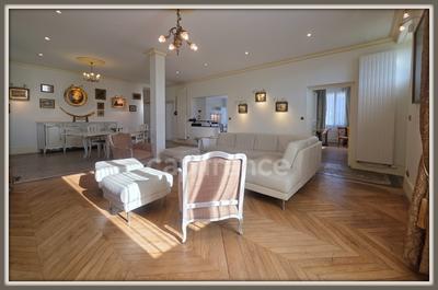 Maison bourgeoise - 266 m² - 10 pièces
