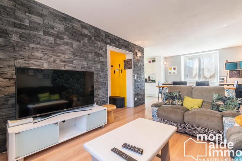 Maison traditionnelle - 163 m² - 6 pièces