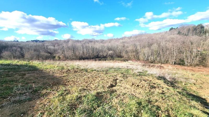 Terrain constructible - 1 028 m²